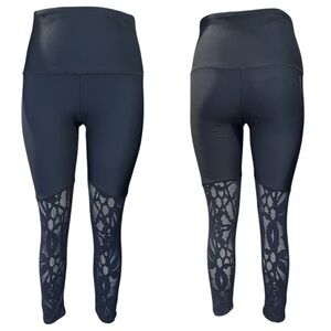 Radiate Black High-Waisted Lace Panel Crop 22”‎ Leggings – Size Medium